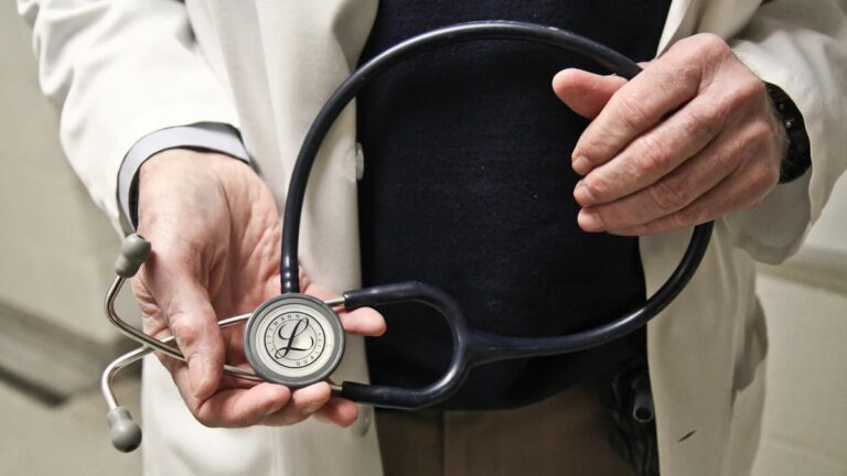 How Does a Stethoscope Work? A Comprehensive Guide to This Essential Medical Tool